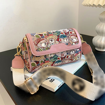 Polyester Lined Crossbody Handbag for Women Instagram-Worthy Cartoon Bear Design