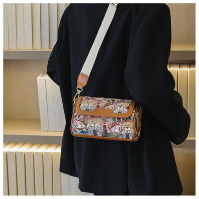 Polyester Lined Crossbody Handbag for Women Instagram-Worthy Cartoon Bear Design