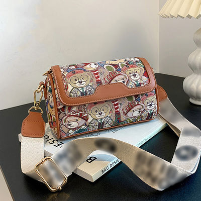 Polyester Lined Crossbody Handbag for Women Instagram-Worthy Cartoon Bear Design