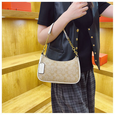 Leather Handbags for Women Waterproof and Customized Color in Trendy Summer Collection