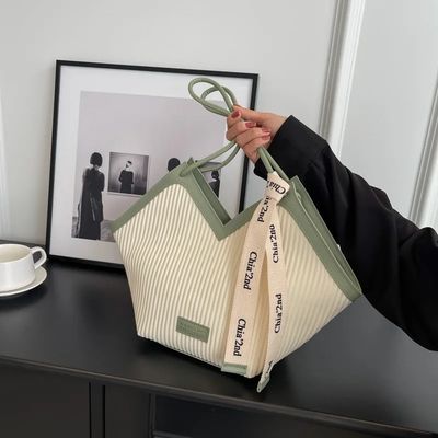 Stylish Tote Bags For Students Featuring Cashmere Lining Material And Lock Decoration