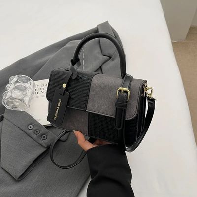 Stylish Women's Beach Handbags Large Capacity PVC Tote Bag with Zipper and Two Straps