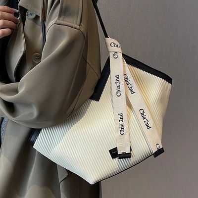 Stylish Tote Bags For Students Featuring Cashmere Lining Material And Lock Decoration