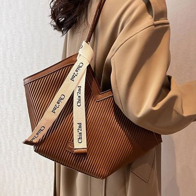 Stylish Tote Bags For Students Featuring Cashmere Lining Material And Lock Decoration