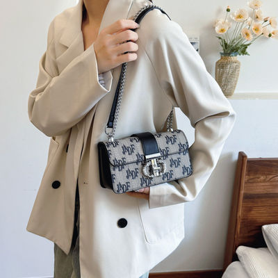 Retro Letter Printed Chain Long Shoulder Strap Women'S Crossbody Bag Closure Type ZIP