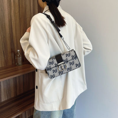 Retro Letter Printed Chain Long Shoulder Strap Women'S Crossbody Bag Closure Type ZIP