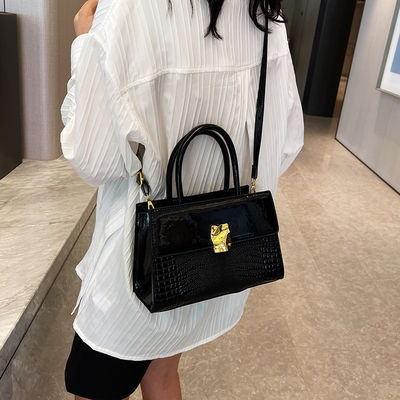 2023 Direct Casual Tote for Women Large Leather Handbag and Designer Shoulder Purse