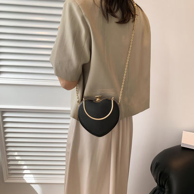 Letter Pattern Heart Shaped Chain Ladies' Handbags 2024 Luxury for Fashionable Women