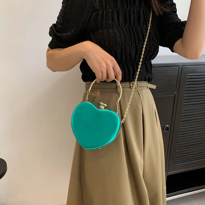 Letter Pattern Heart Shaped Chain Ladies' Handbags 2024 Luxury for Fashionable Women