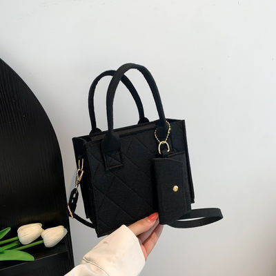 Genuine Leather Handbags Popular Sewing Line Duffel Bag for Fitness Enthusiasts