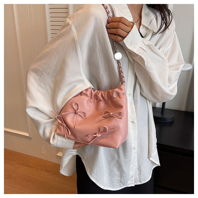 Seasonal Must-Have Minimalist Pleated Magnetic Bucket Handbags for Ladies in 4 Colors