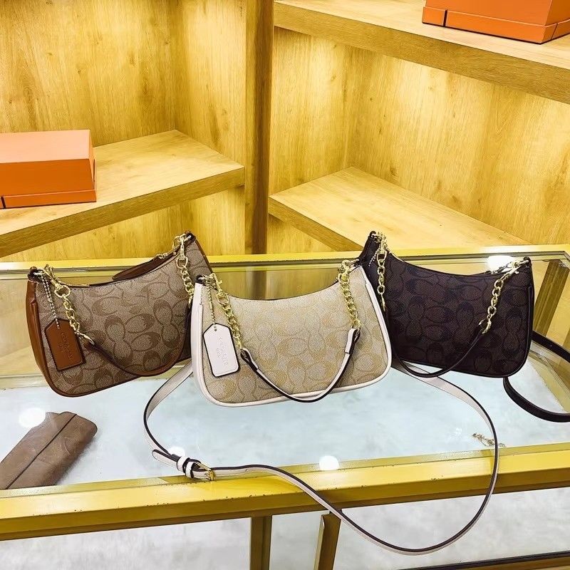Leather Handbags for Women Waterproof and Customized Color in Trendy Summer Collection