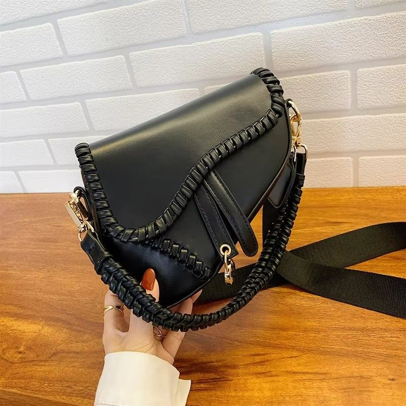 Single-Shoulder Crossbody Retro Handmade-Woven Saddle Bag Women's Design with Wide Strap