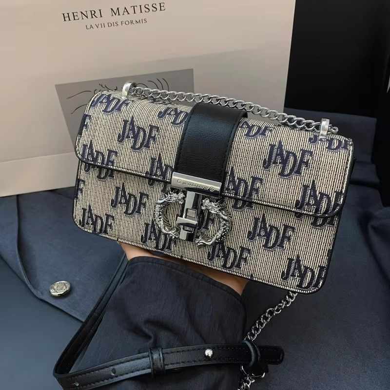 Retro Letter Printed Chain Long Shoulder Strap Women'S Crossbody Bag Closure Type ZIP