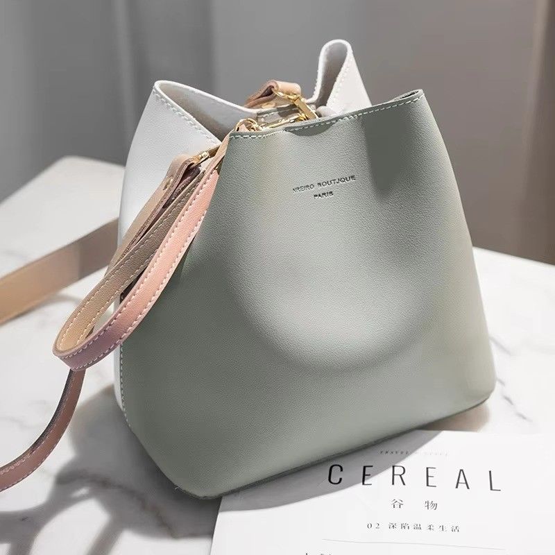 2024 Summer Female Bucket Bag Contrast Color and Motion Detection for a Versatile Bag
