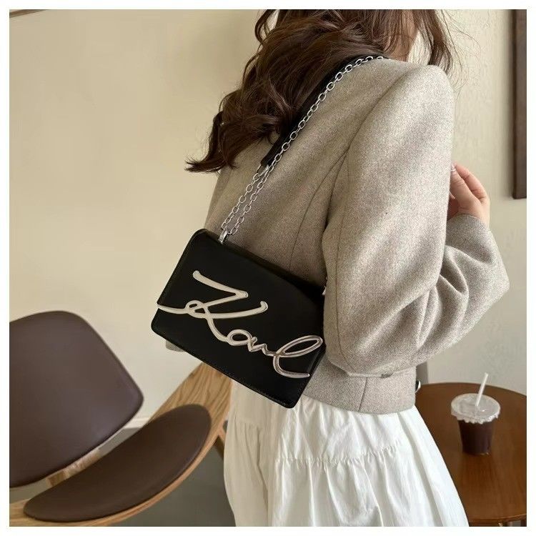 Large Capacity Luxurious PU Leather Women's Shoulder Tote Bag for Sophisticated Women