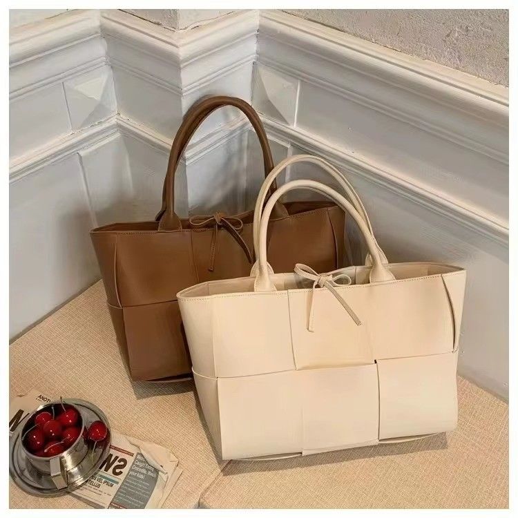 Open Closure Women's Tote Bags with Large Capacity Luxury PU Leather Shoulder Bags